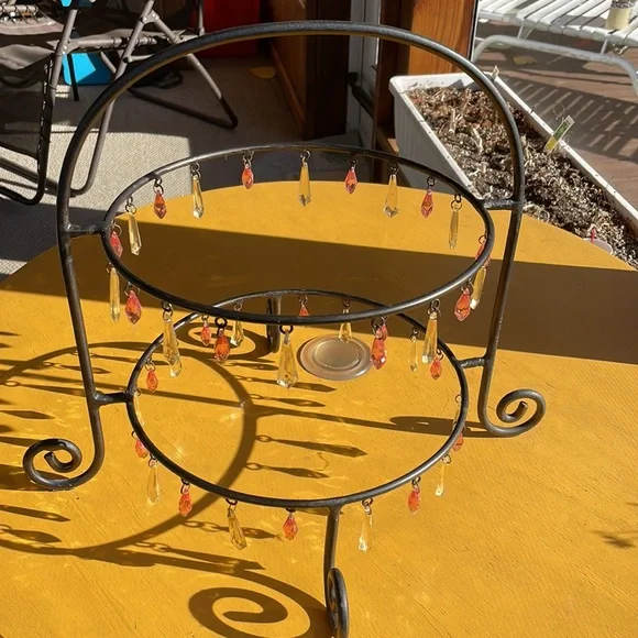 Beautiful Wrought Iron 2-Tier Pie Holder - Picture 2 of 5